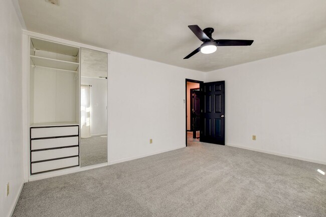 Building Photo - 412 Saddle Ct