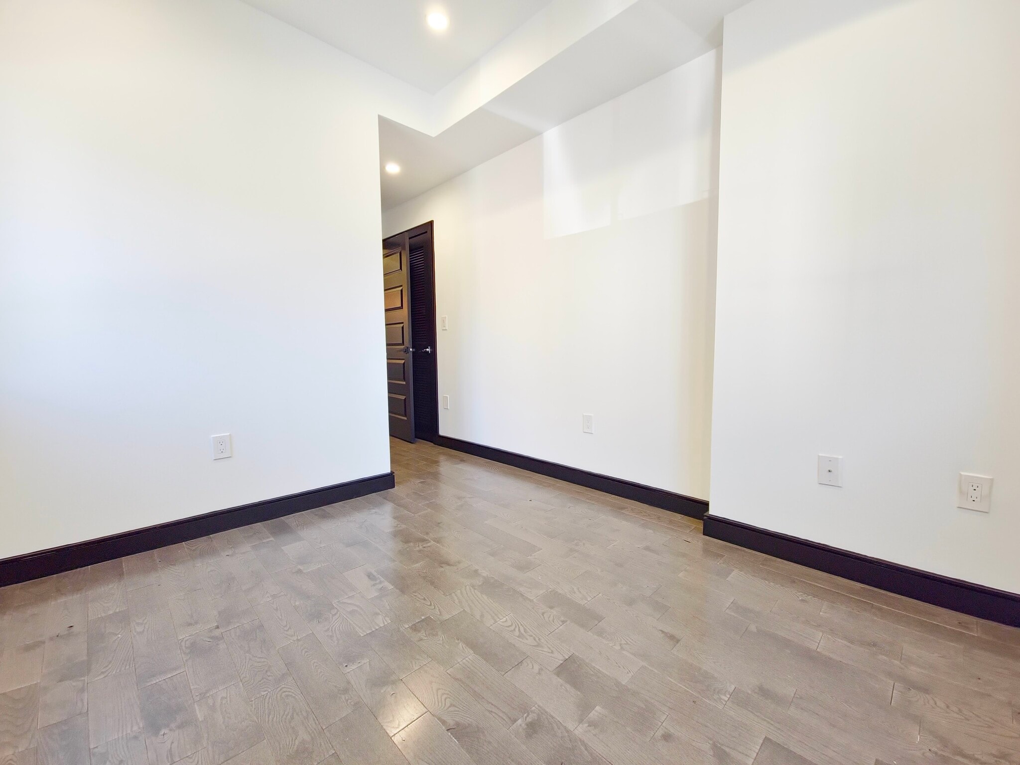 Building Photo - 519 N 38th St
