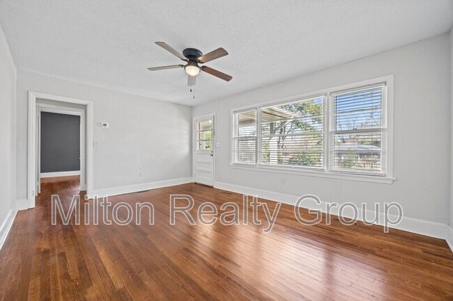 Building Photo - 1206 S 9th St