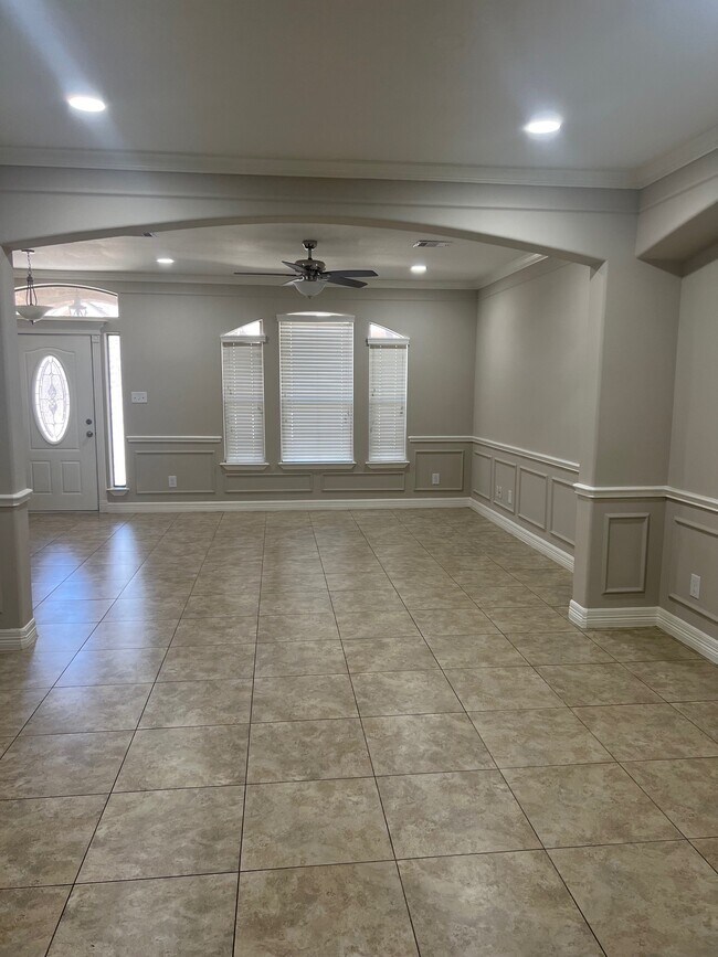 Building Photo - 5600 Alvin A Klein Dr