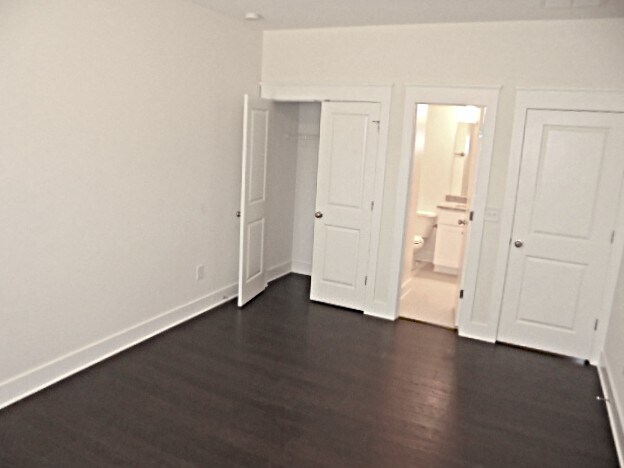 Building Photo - 1072 Adams Haven Bend