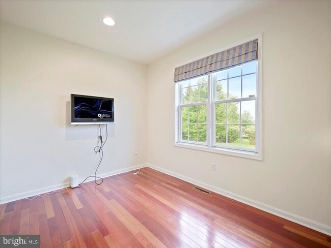 Building Photo - 3271 St Andrews Dr