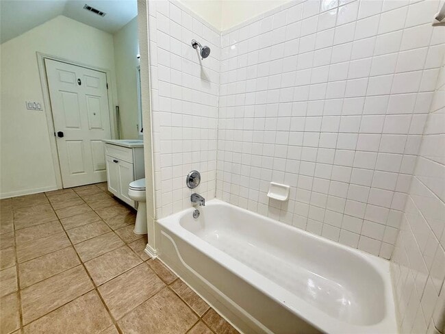 Building Photo - 15220 Calaveras Dr