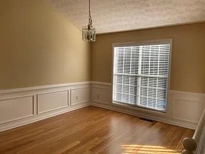 Building Photo - Home For Rent