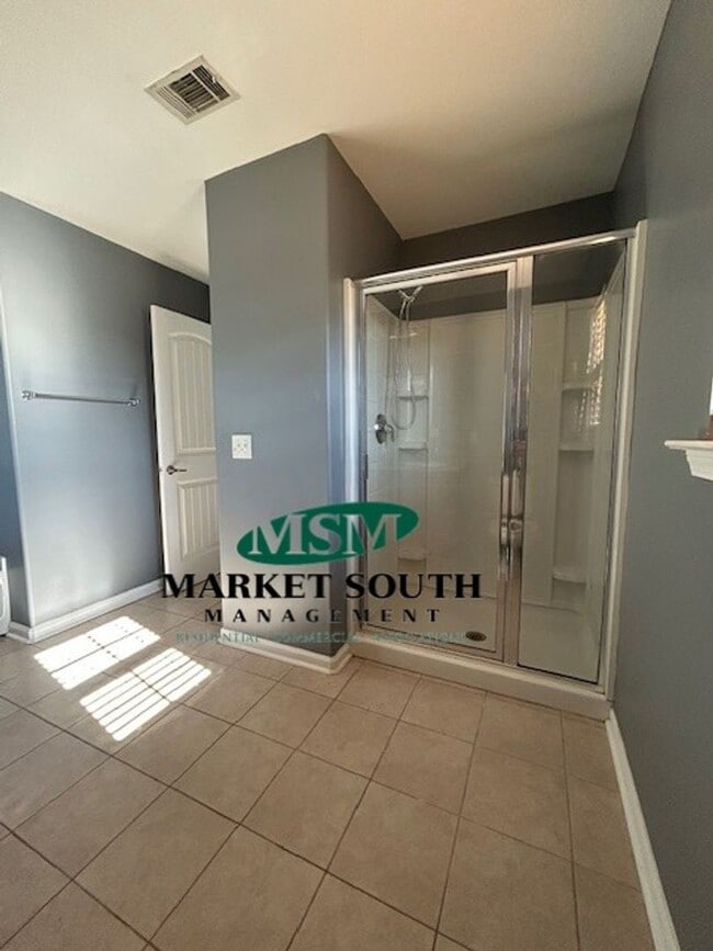 Building Photo - Waverly Subdivision