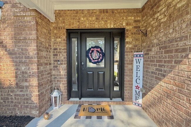 Building Photo - 470 Briarcrest Dr NE