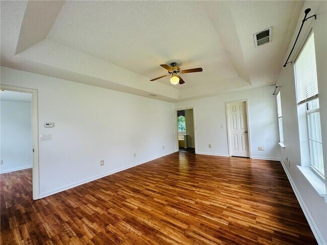 Building Photo - 1900 Rocksram Dr