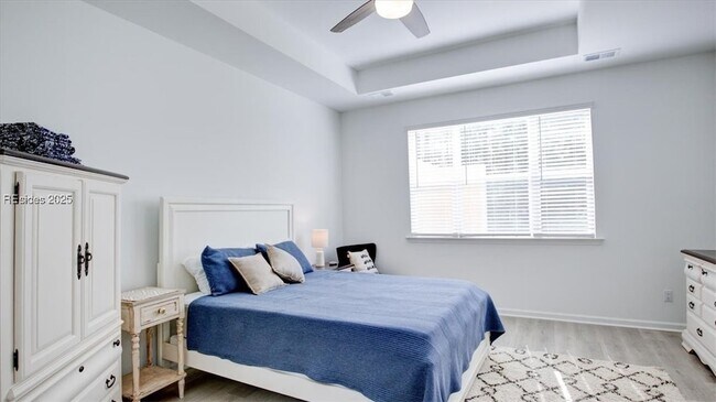 Building Photo - 125 Parrot Ave