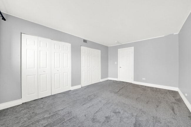 Building Photo - 2300 Beau Monde Terrace