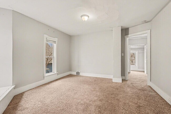 Building Photo - 49 National Ave NW