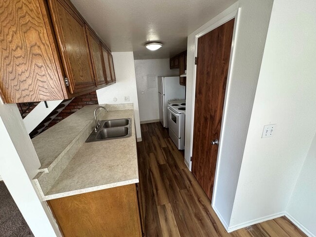 Building Photo - Centrally Located McKeon Condo