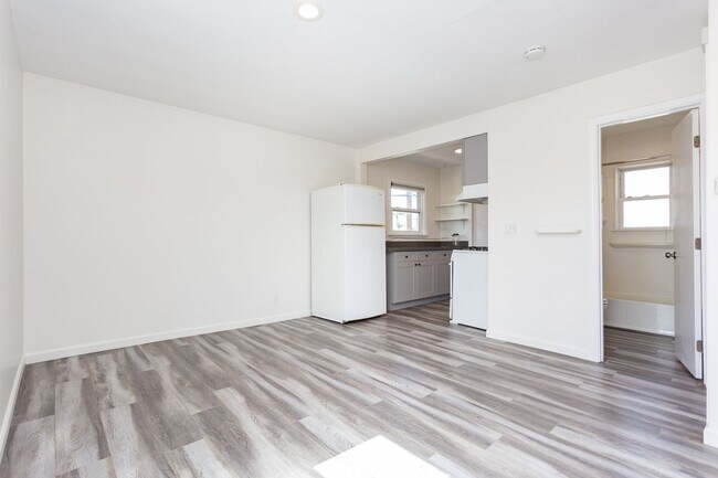 Building Photo - 4520 Marlborough Dr