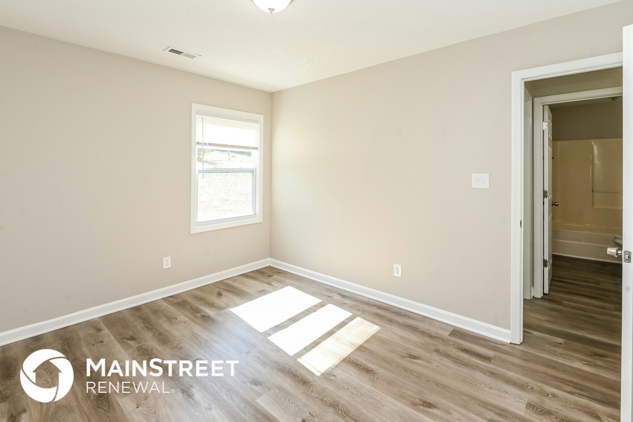 Building Photo - 6145 Loch Arbor Ln