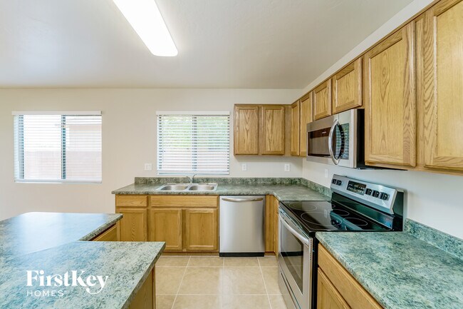 Building Photo - 2046 Silver Grass Pl