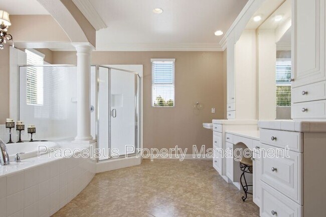 Building Photo - 2792 Camphor Ct