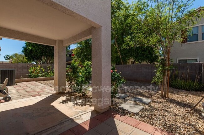 Building Photo - 2464 S Nielson St