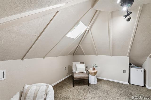 Building Photo - 556 S Canosa Ct