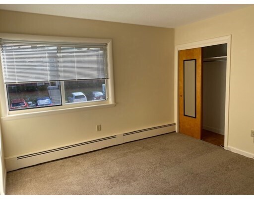 Building Photo - 5 Lakeview Gardens