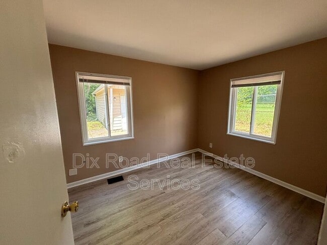 Building Photo - 4613 Nevada Ave