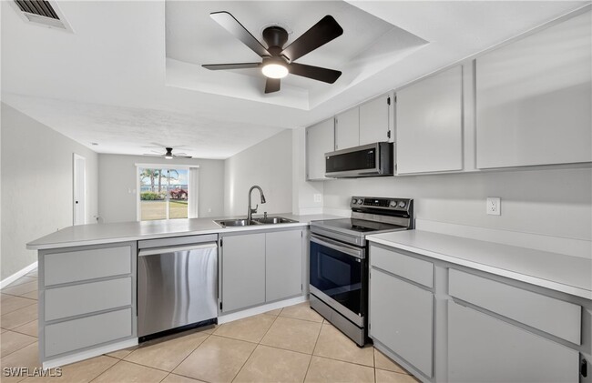 Building Photo - 144 Cypress Way E