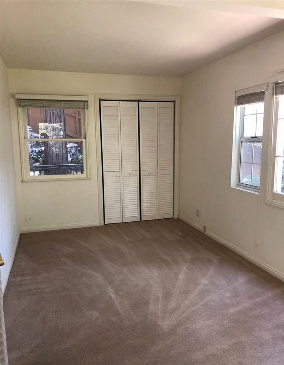 Building Photo - 976 Berne Dr