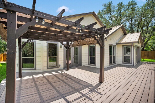 Building Photo - 2607 Knights Walk