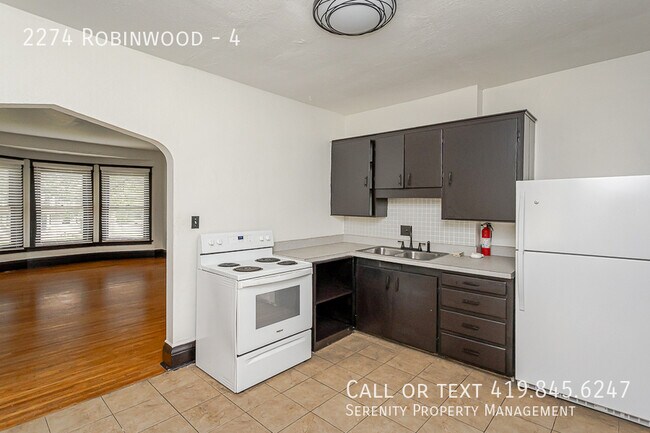 Building Photo - 2274 Robinwood-4