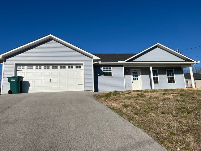 Primary Photo - Single Family Home in White Pine TN