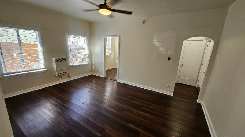 Primary Photo - 1216 W Court St