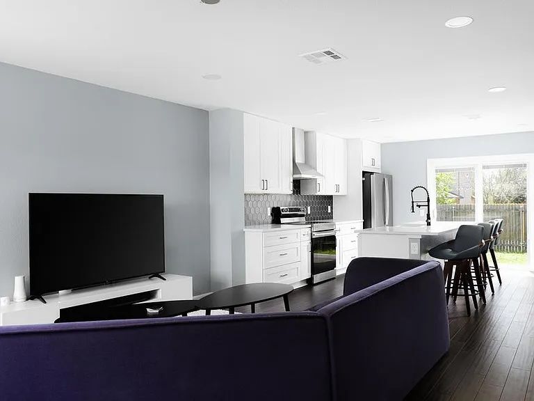 Building Photo - 5505 Viewpoint Dr