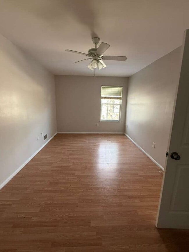 Building Photo - 1 Sunnydale Ct