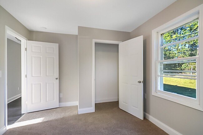 Building Photo - 912 Joyner St