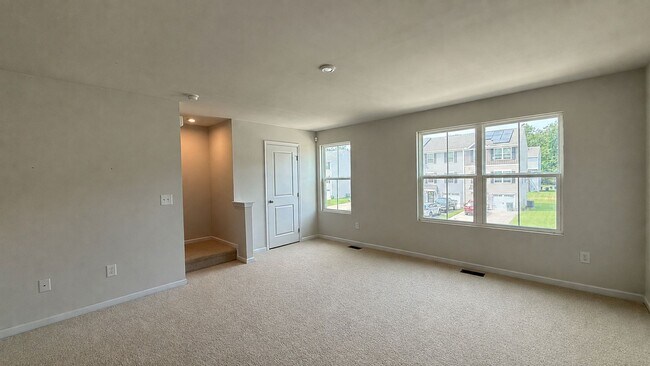 Building Photo - 2044 Petersen Way