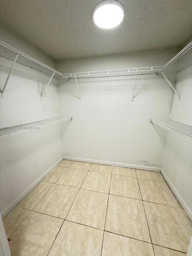 Building Photo - 13499 Biscayne Blvd