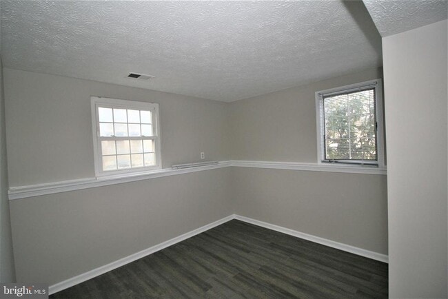 Building Photo - 507 Smoketree Ct