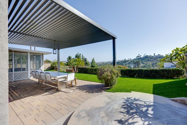 Building Photo - Enjoy the view from this 4 bedroom home with solar and overlooking the lagoon in quiet neighborhood