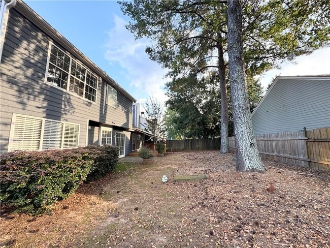 Building Photo - 11865 Carriage Park Ln