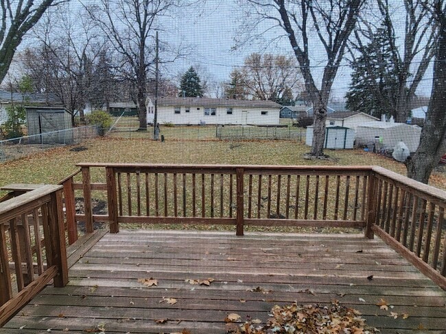 Building Photo - Three bedroom two bathroom house for rent