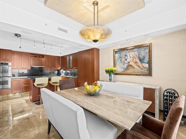 Building Photo - 333 Las Olas Way