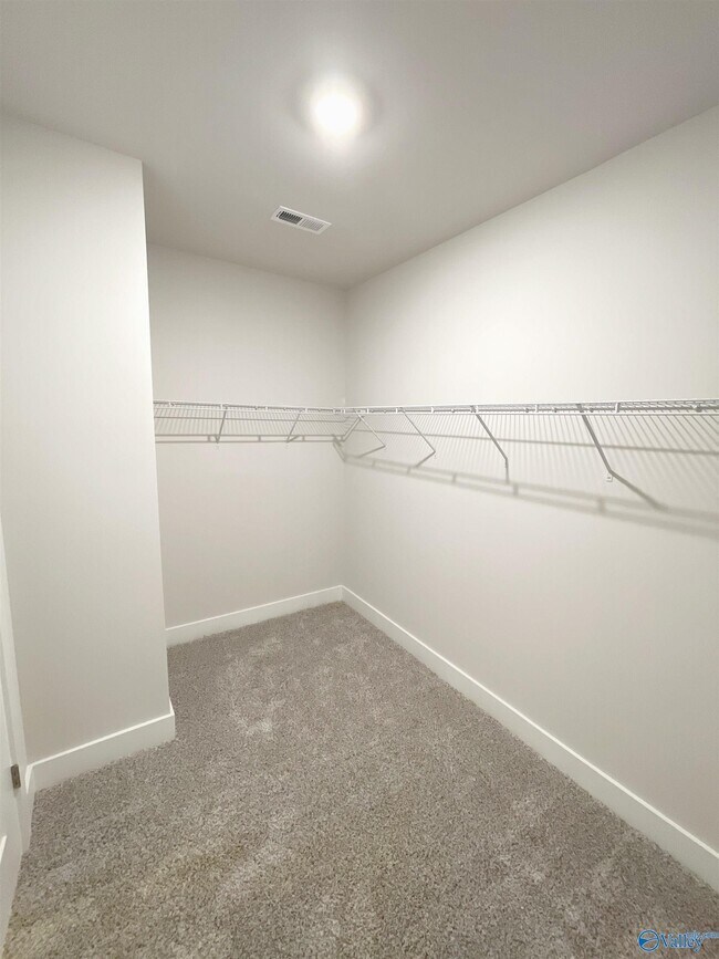 Building Photo - 156 Rugby Dr