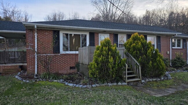 Building Photo - Delightful Home Now For Lease