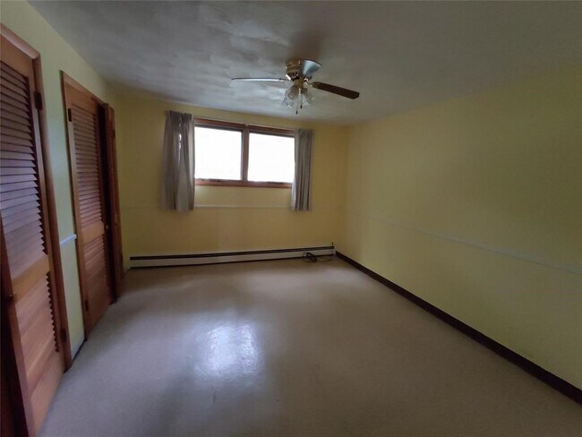 Building Photo - 2432 Rhonda Dr