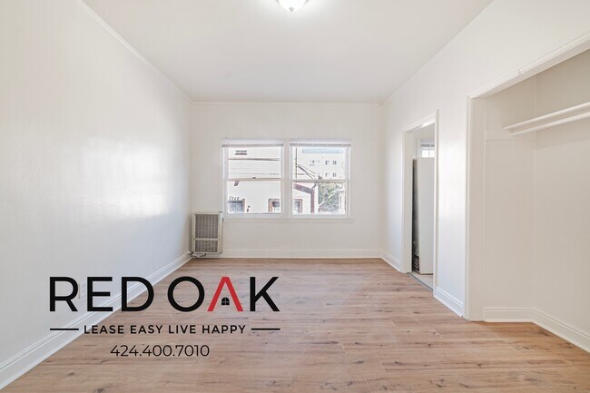 Building Photo - 2850 Leeward Ave