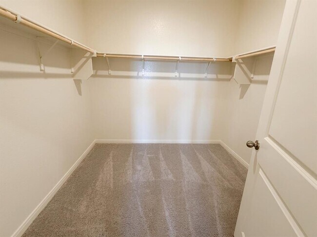 Building Photo - 616 Wesley Miller Ln