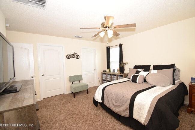 Building Photo - 3590 Sunfish Dr