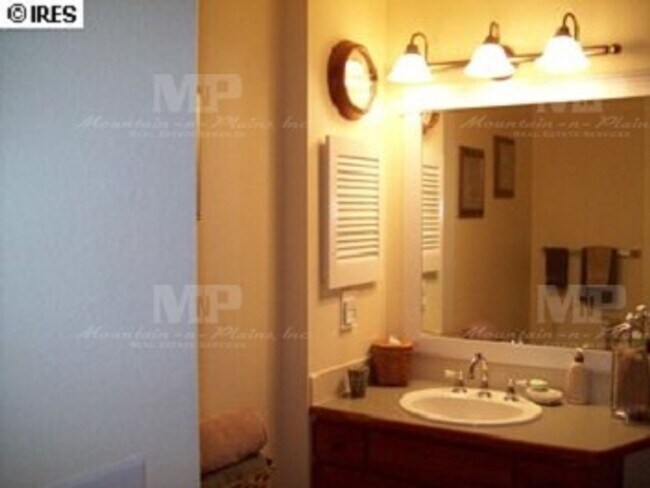 Building Photo - 409 Mason Ct