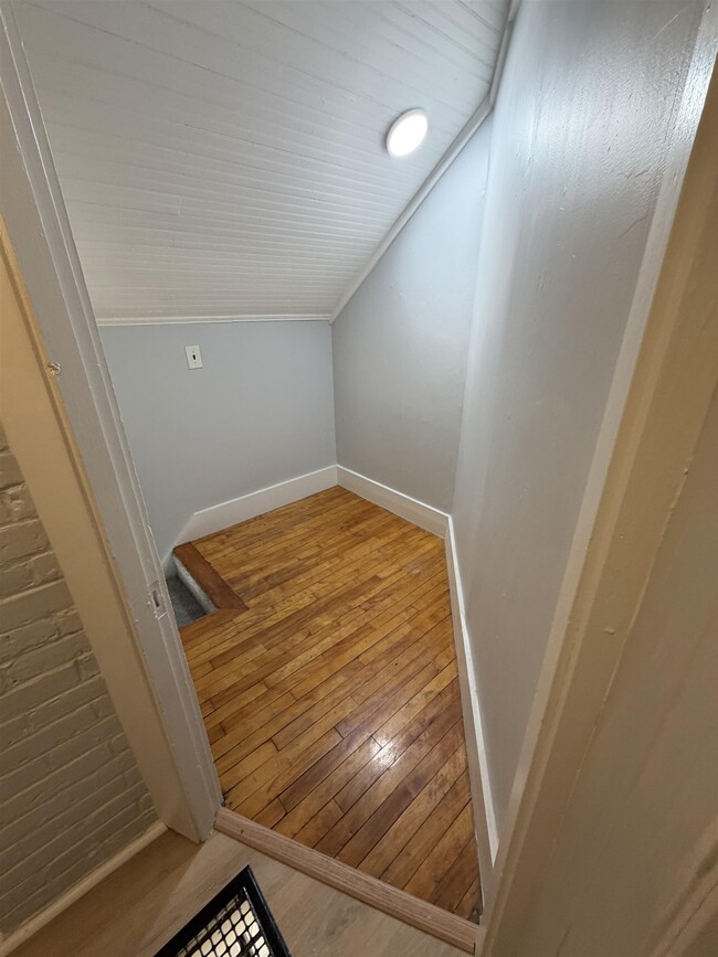 Building Photo - 303 N State St