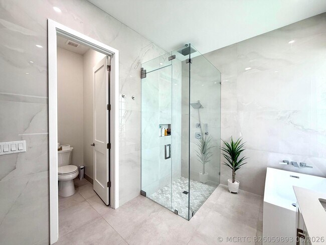 Building Photo - 5725 Via De La Plata Cir