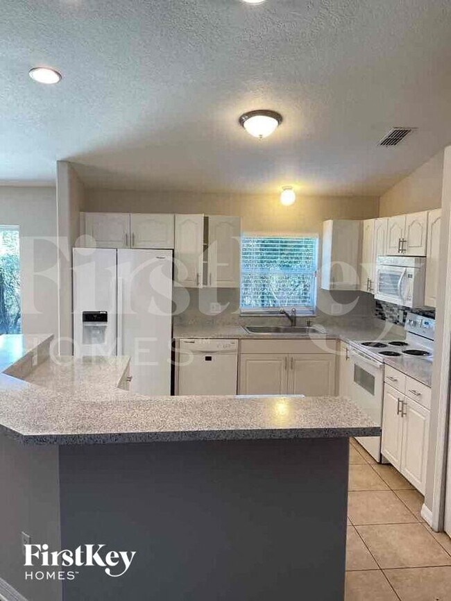 Building Photo - 739 N Midland Dr