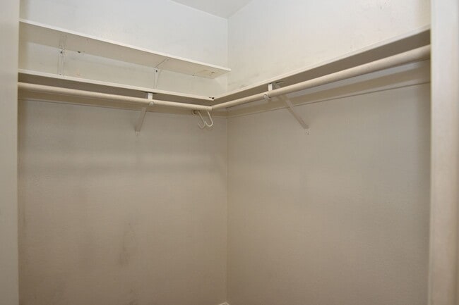 Building Photo - Walk to Japantown,  Updated 2 / 2.5, Cat &...